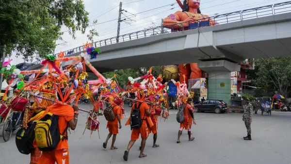 Kanwar Yatra 2025: Pilgrim Rush Gridlocks Delhi NCR  – Fashion collection