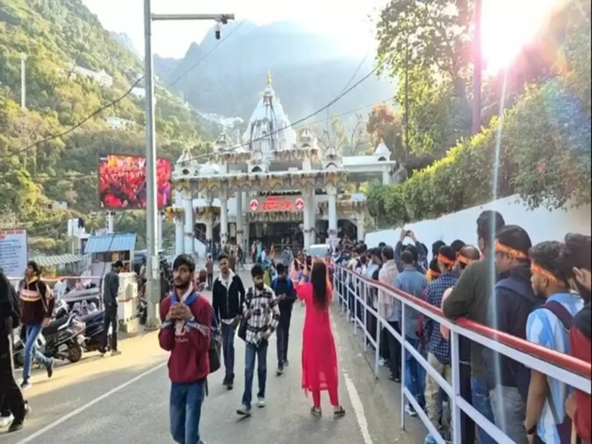 Vaishno Devi Tragedy: Cloudburst Claims 41 Lives, Halts Pilgrimage – Fashion collection